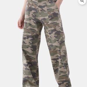 Walmart No Boundaries Camouflage Cargo Pants, size M